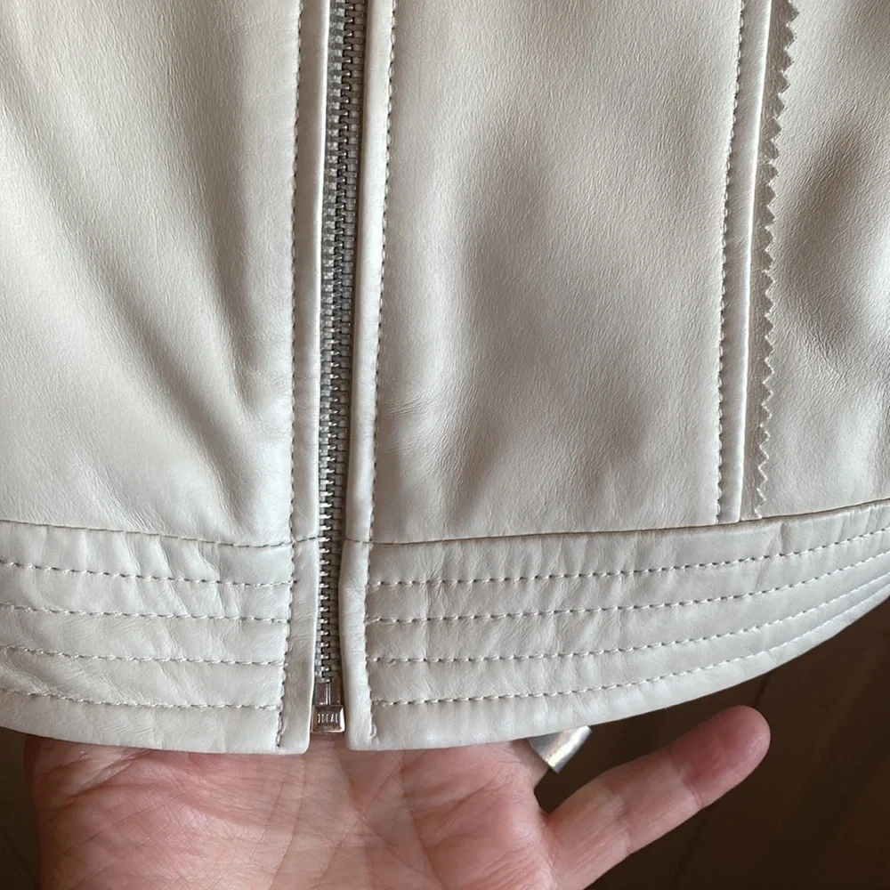 G.I.L.I. EUC Fitted Lined Zipper Close Leather Jacket Size 12 - Picture 5 of 11